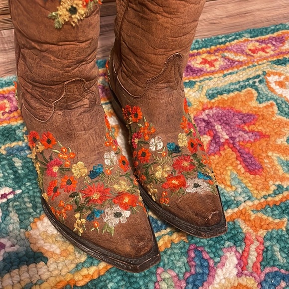 🤠🌸Old Gringo Brass Flora Embroidered Boots🌸🤠 - Picture 7 of 9